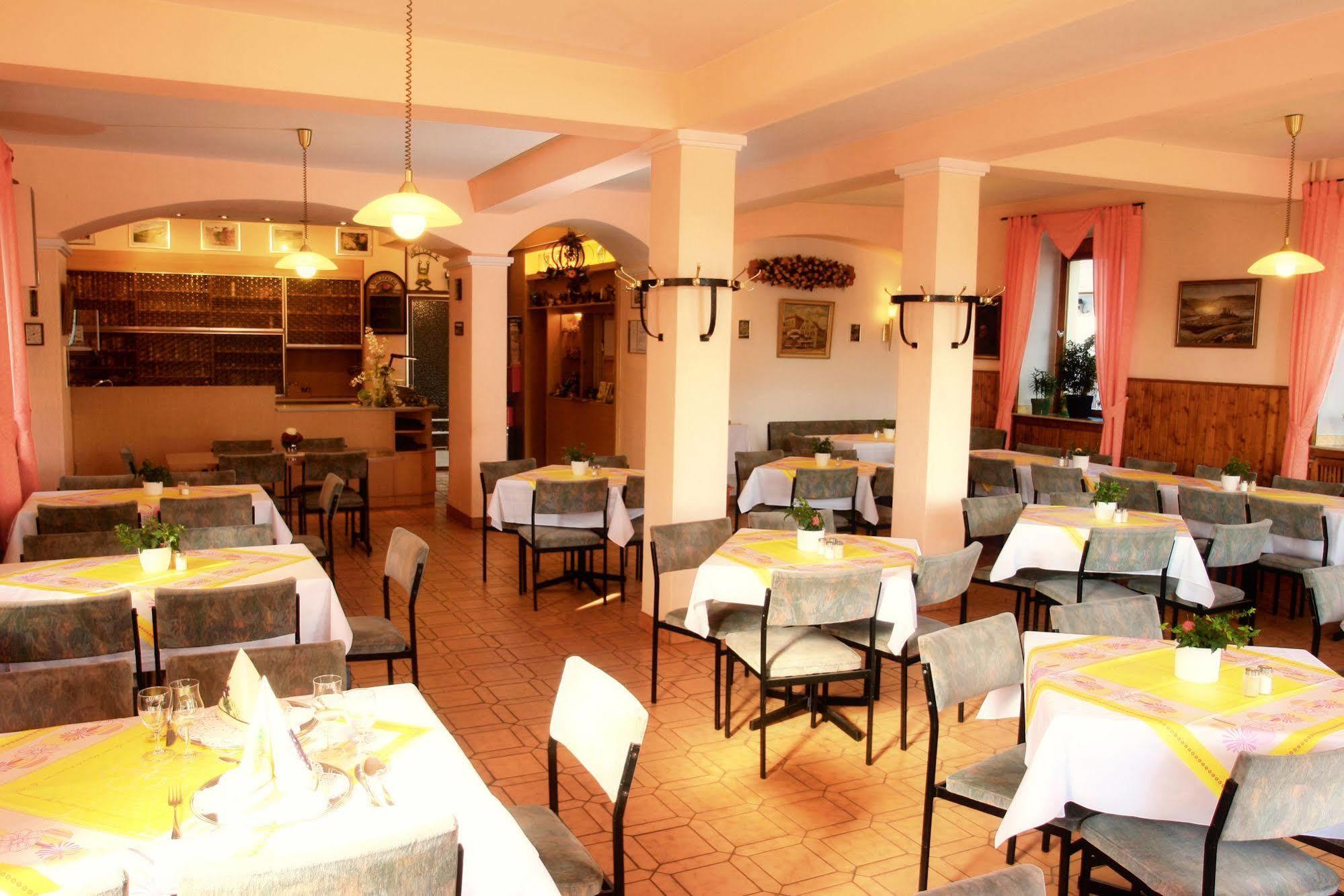 רודסהיים אם ריין Hotel Krone Ruedesheim מראה חיצוני תמונה