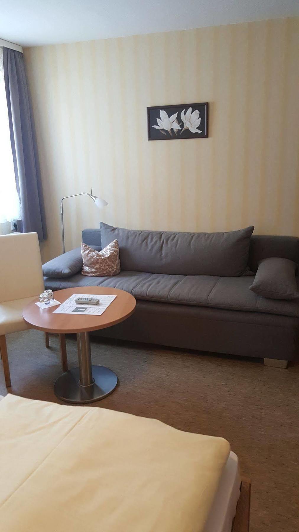 רודסהיים אם ריין Hotel Krone Ruedesheim מראה חיצוני תמונה